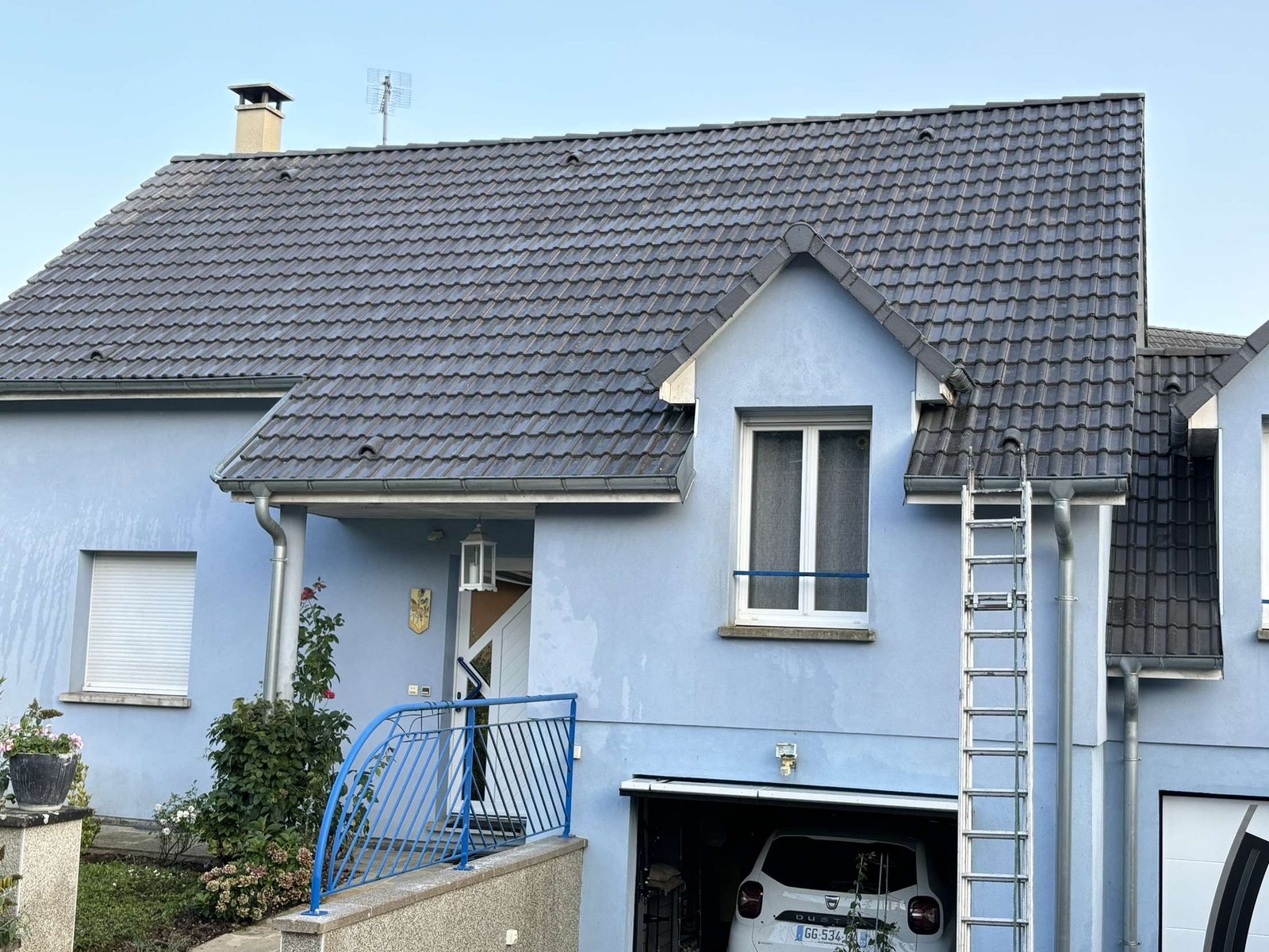 Après nettoyage toiture belle maison, Couvreur 68